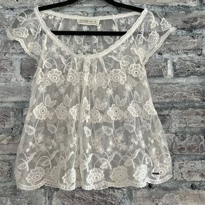 Abercrombie & Fitch Beautiful lace top in excellent like new condition